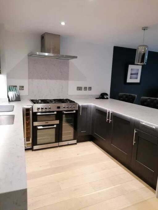 Apartament New Town House With *Free Allocated Parking* Okręg wyborczy Hove Zewnętrze zdjęcie